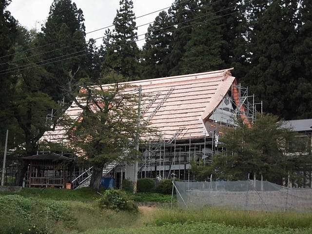 本覚寺様　本堂の銅板葺き状況。