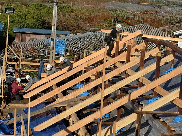 東根市の本源寺様　木工事状況