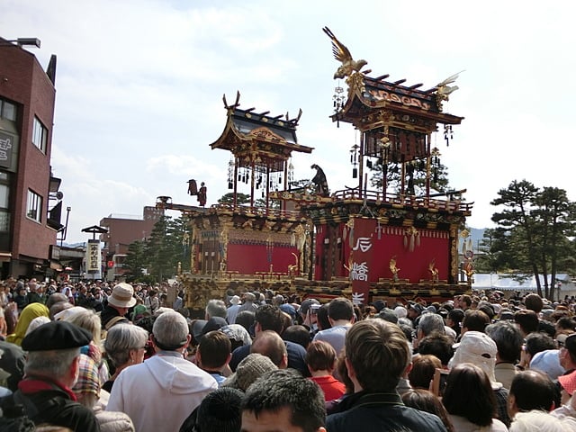 飛騨高山祭りの「からくり人形奉納」