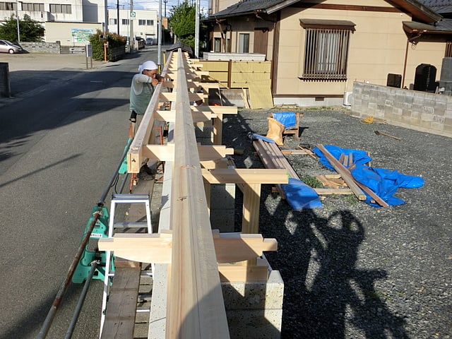 来迎寺様　塀本体の建て方状況