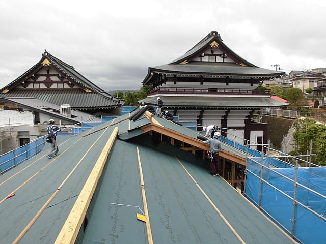 瀧澤寺様　壇信徒会館の屋根工事