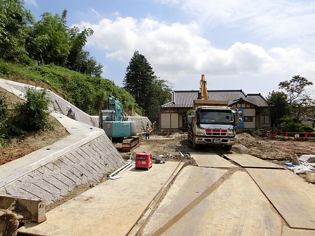 観音寺様　地盤改良工事中