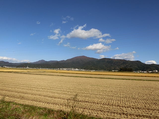 甑岳（こしきたけ）