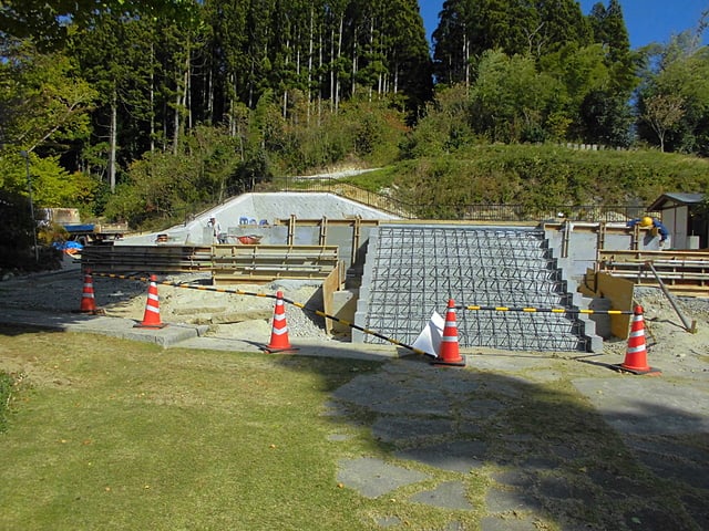 観音寺様　階段基礎の配筋状況