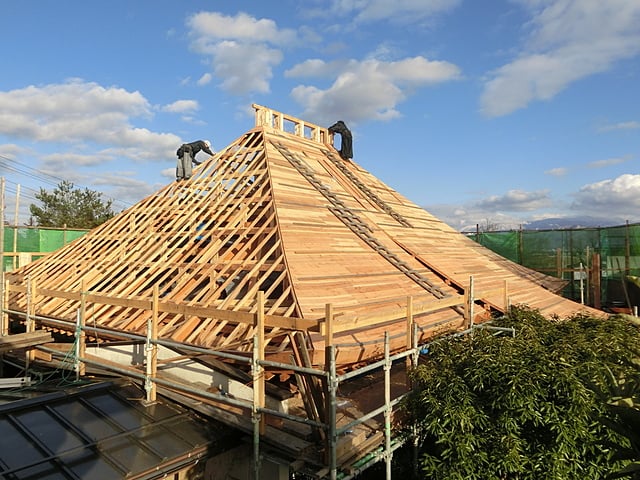 新龍寺様　野地板張り作業状況