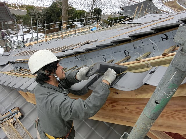 観音寺様　瓦葺き工事