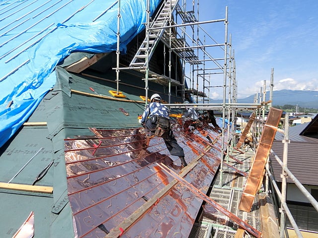 蓮化寺本堂屋根銅板葺き替え工事